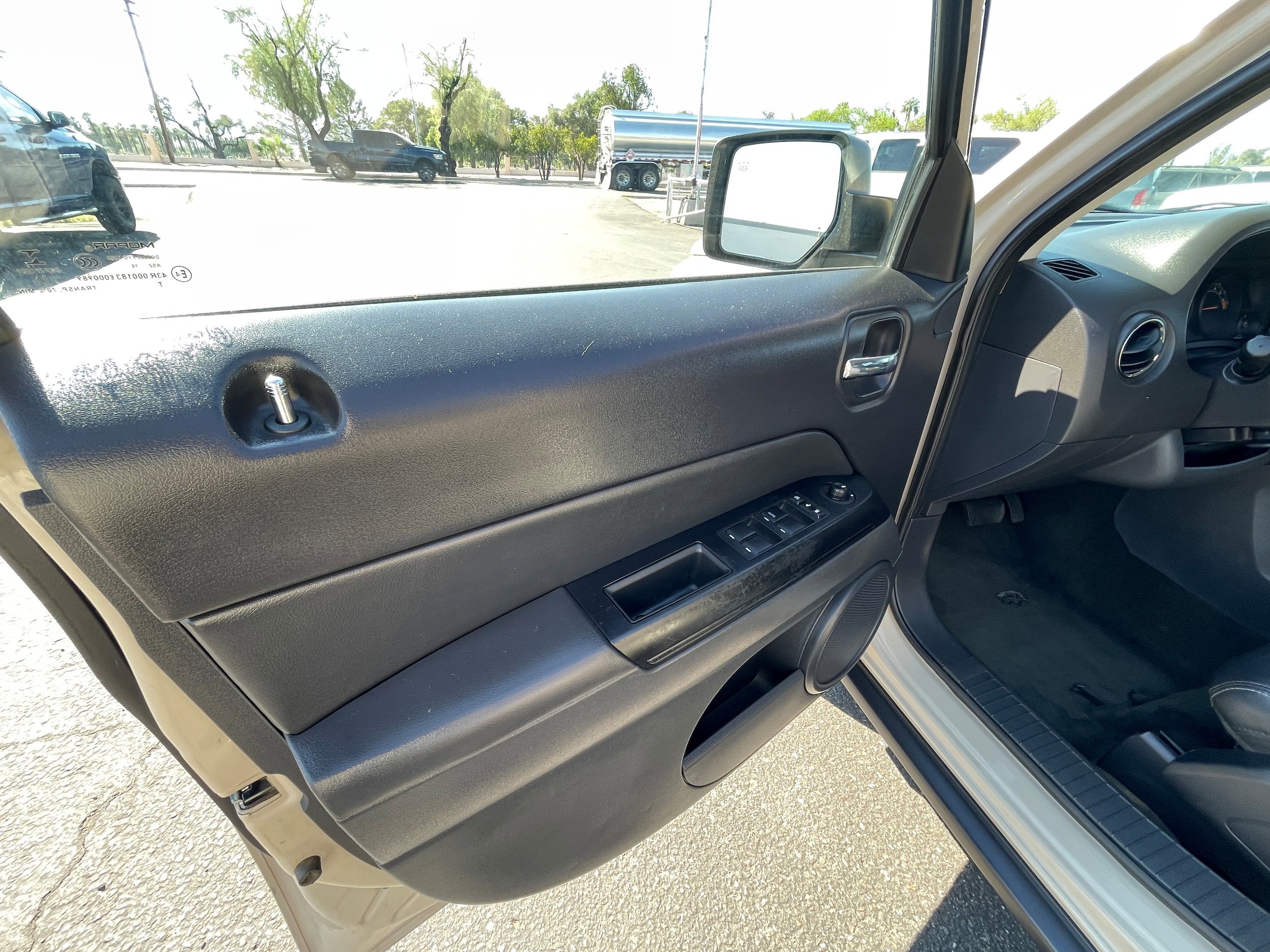 Used 2016 Jeep Patriot High Altitude FWD image 12