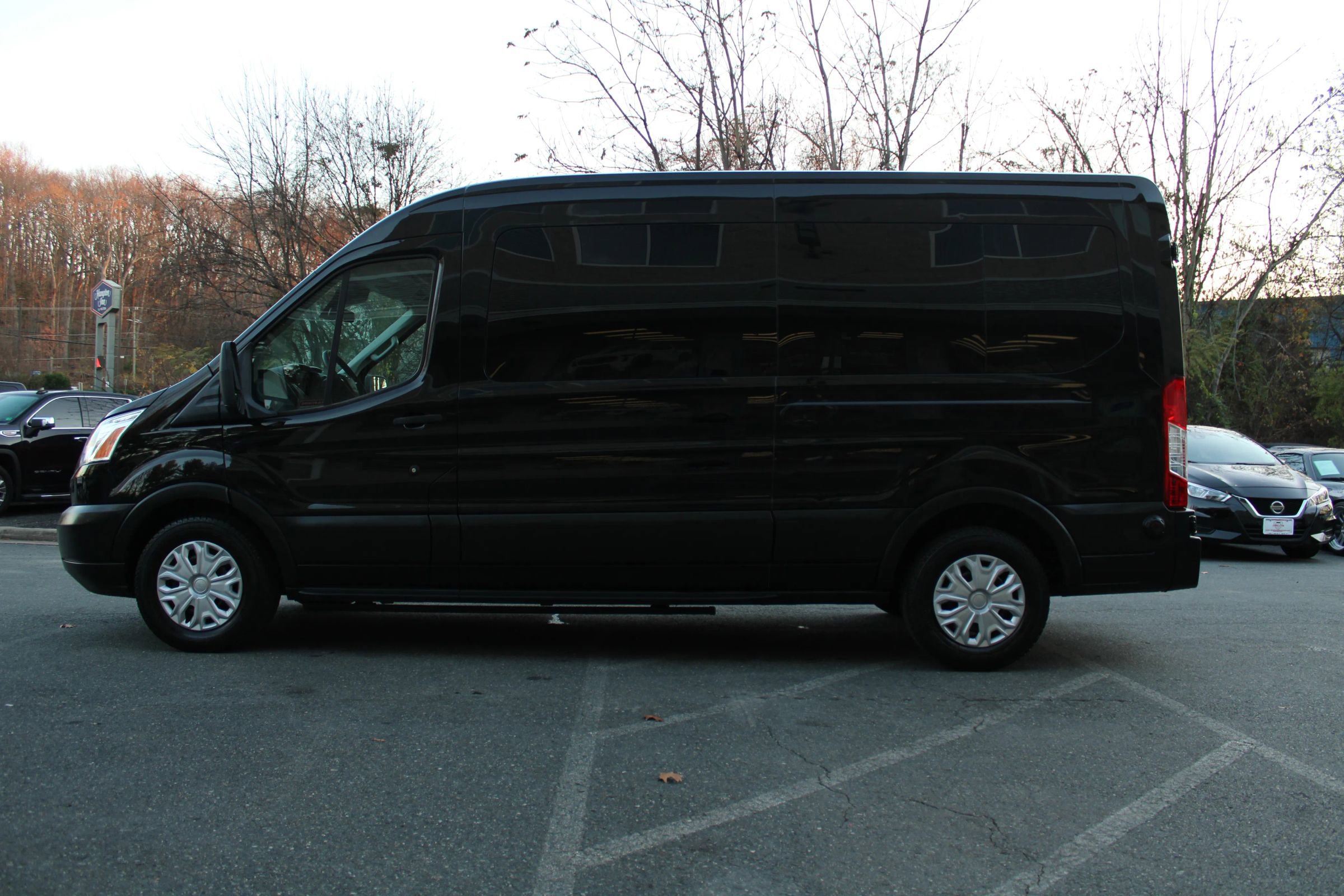 Used 2019 Ford Transit 350 XLT image 28