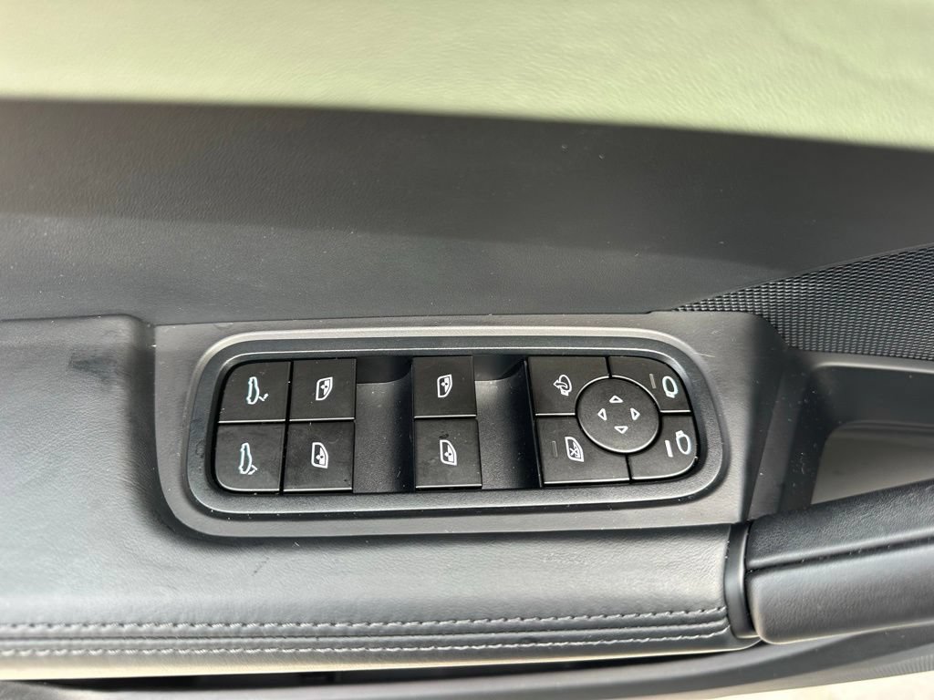 Certified 2024 Porsche Cayenne AWD/4WD image 19