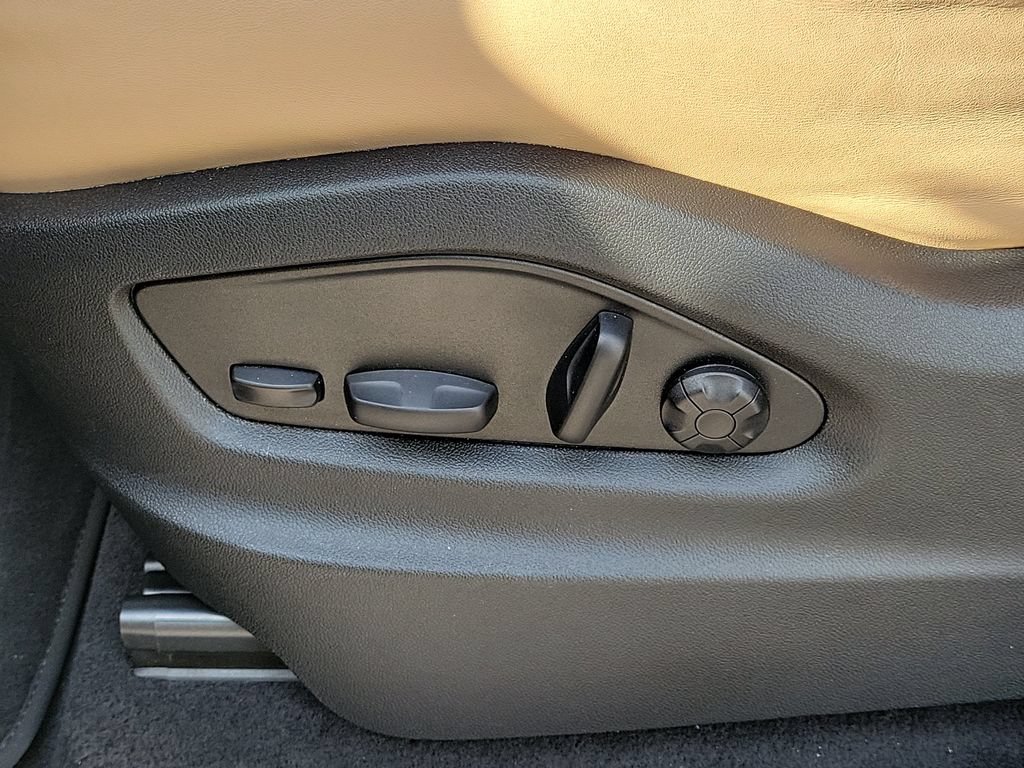 Certified 2025 Porsche Cayenne S AWD/4WD image 28