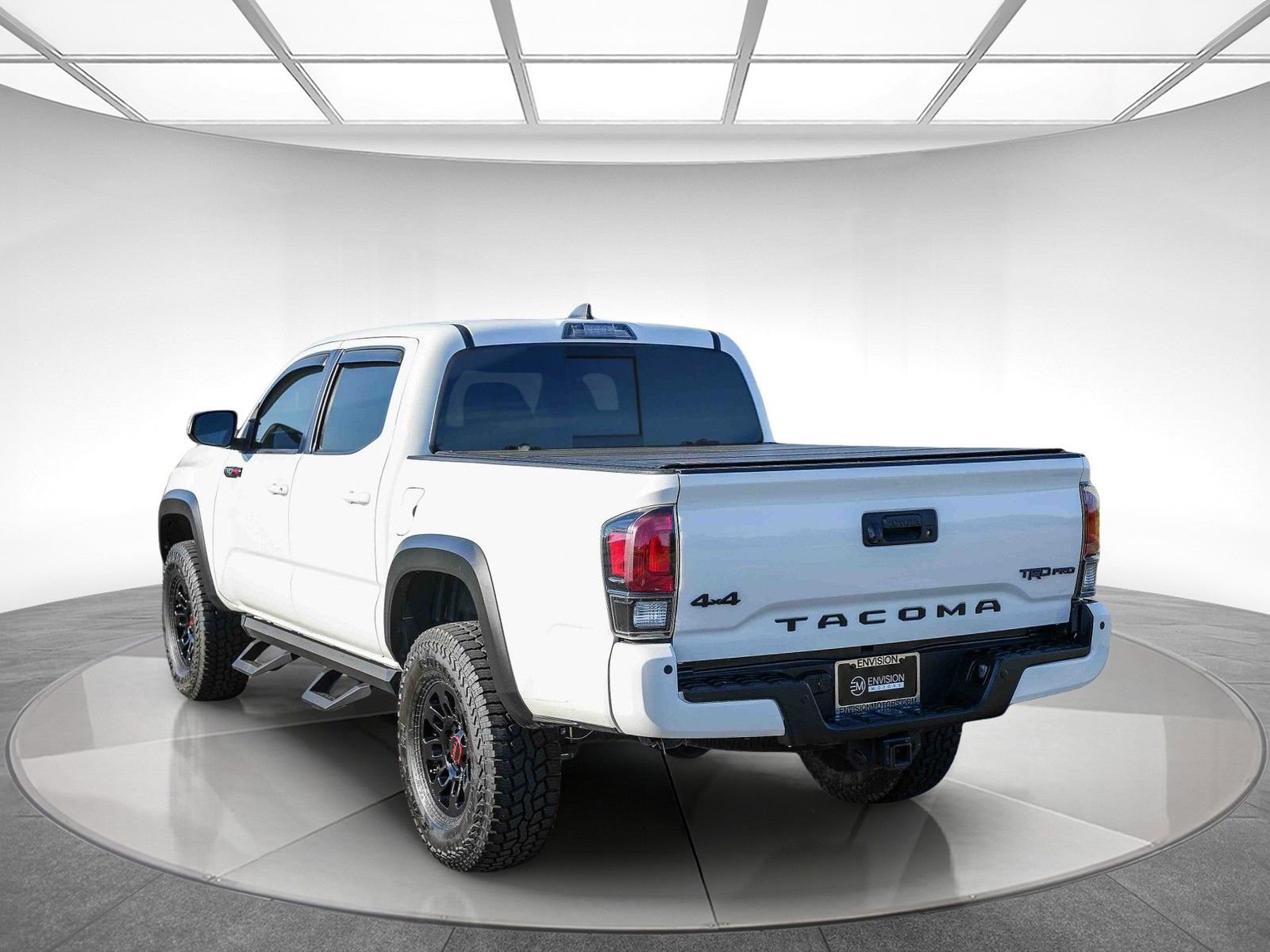 Used 2017 Toyota Tacoma TRD Pro AWD/4WD image 2