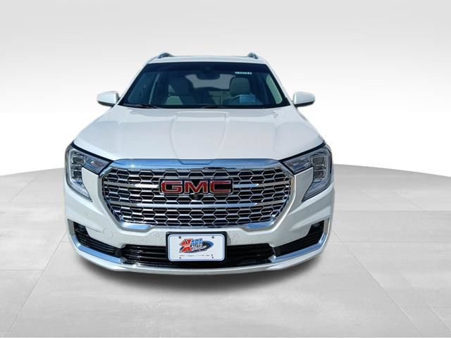Certified 2022 GMC Terrain Denali w/ Denali Premium Package AWD/4WD image 8