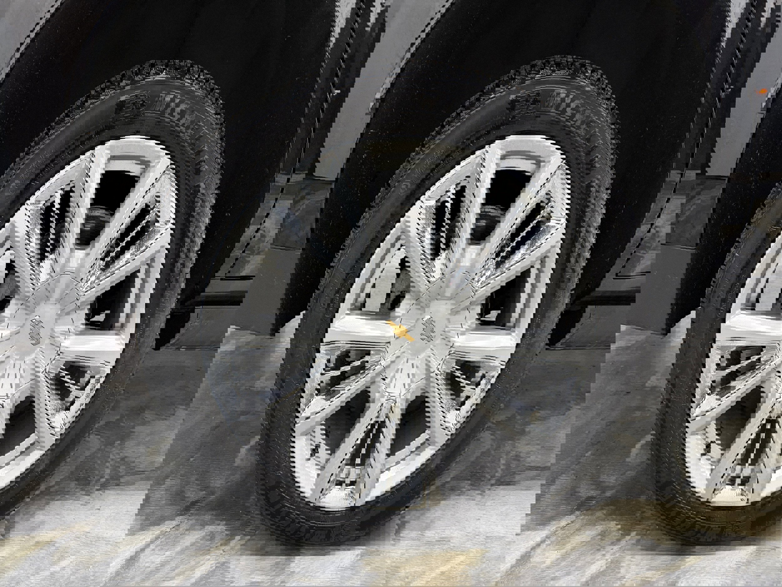 Used 2021 Chevrolet Tahoe High Country w/ Premium Package AWD/4WD image 31