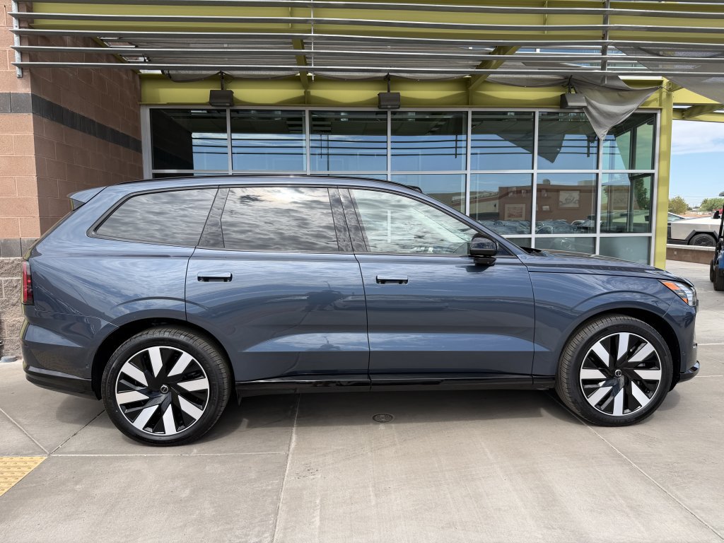 Used 2025 Volvo EX90 Ultra AWD/4WD image 9