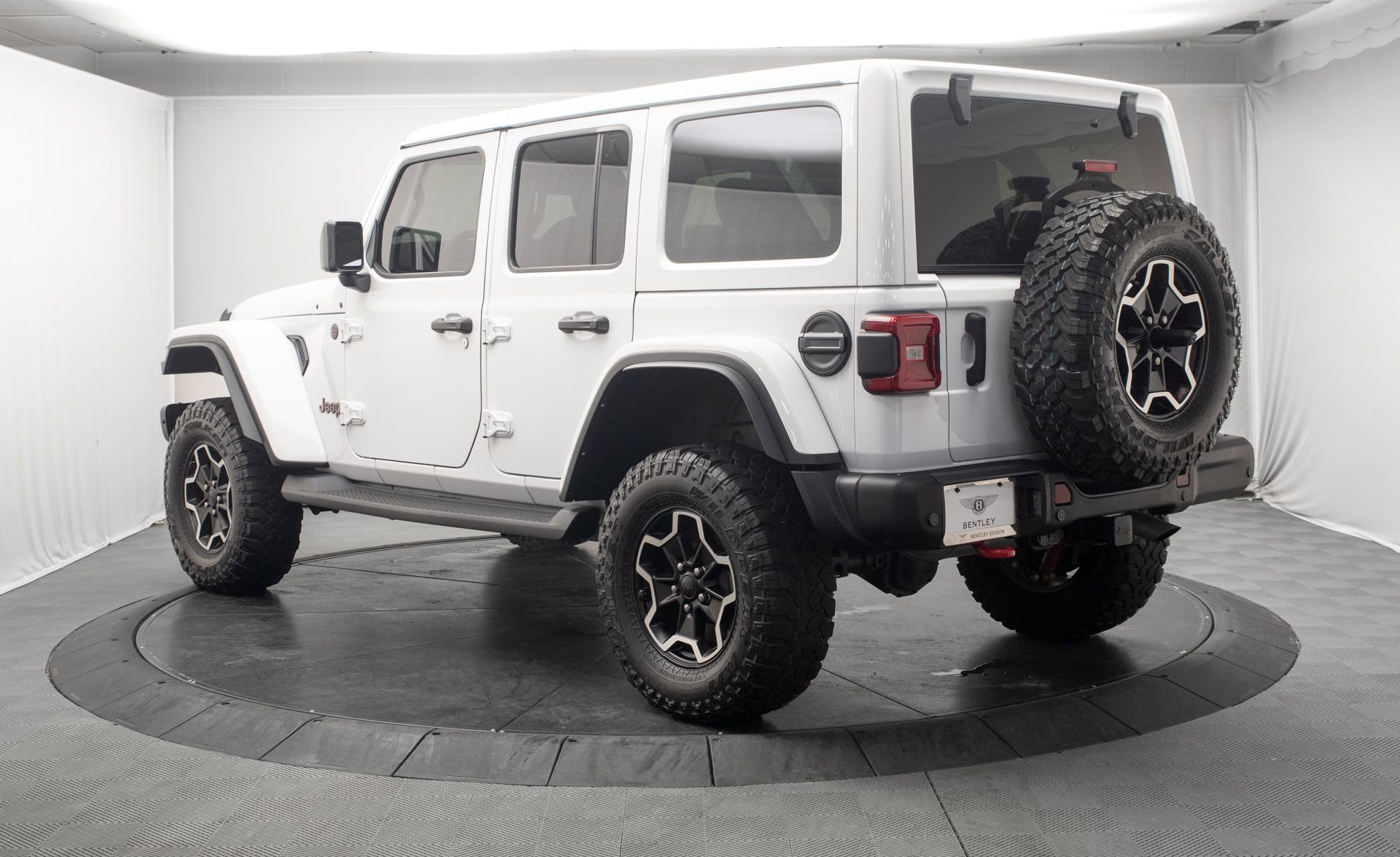 Used 2024 Jeep Wrangler Unlimited Rubicon AWD/4WD image 6