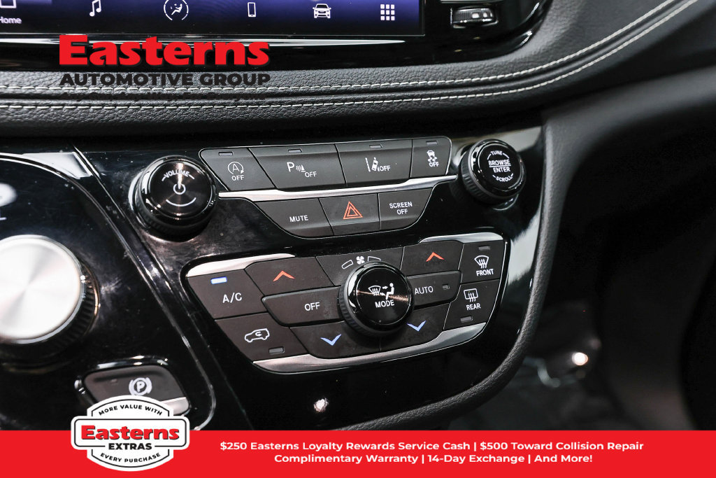 Used 2023 Chrysler Pacifica Touring-L w/ S Appearance Package FWD image 22