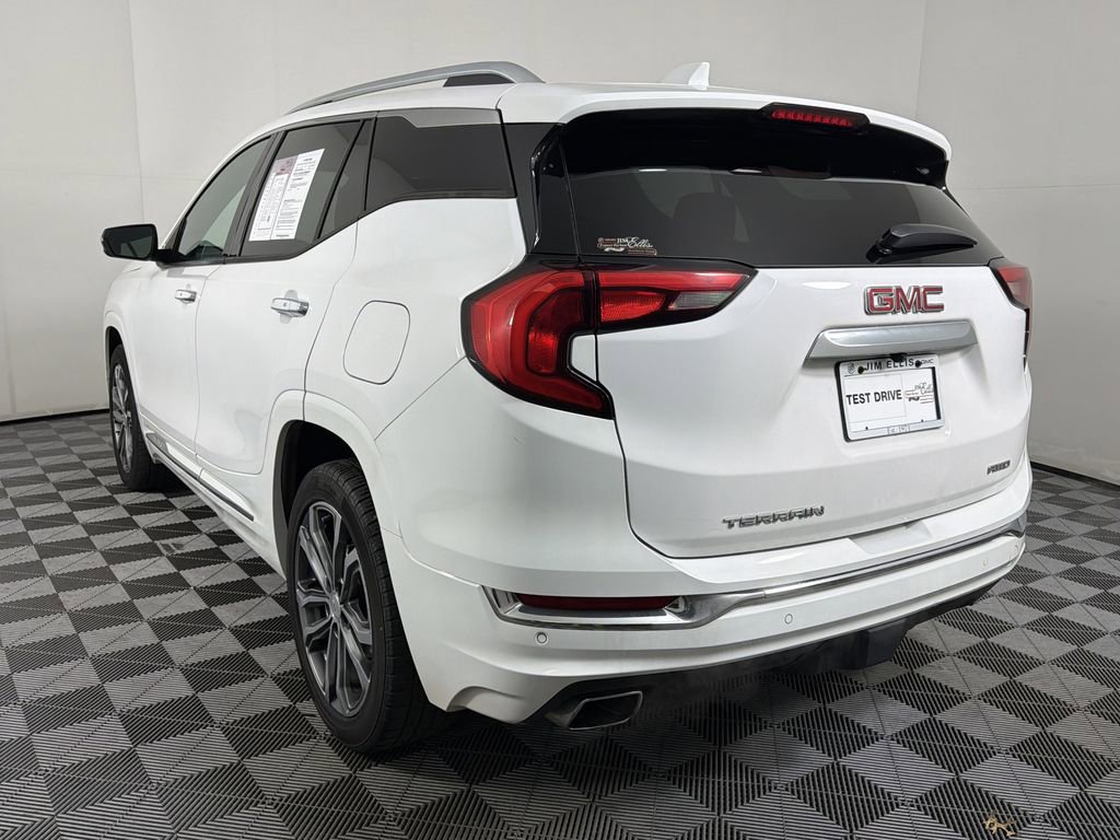 Used 2018 GMC Terrain Denali w/ Advanced Safety Package image 4