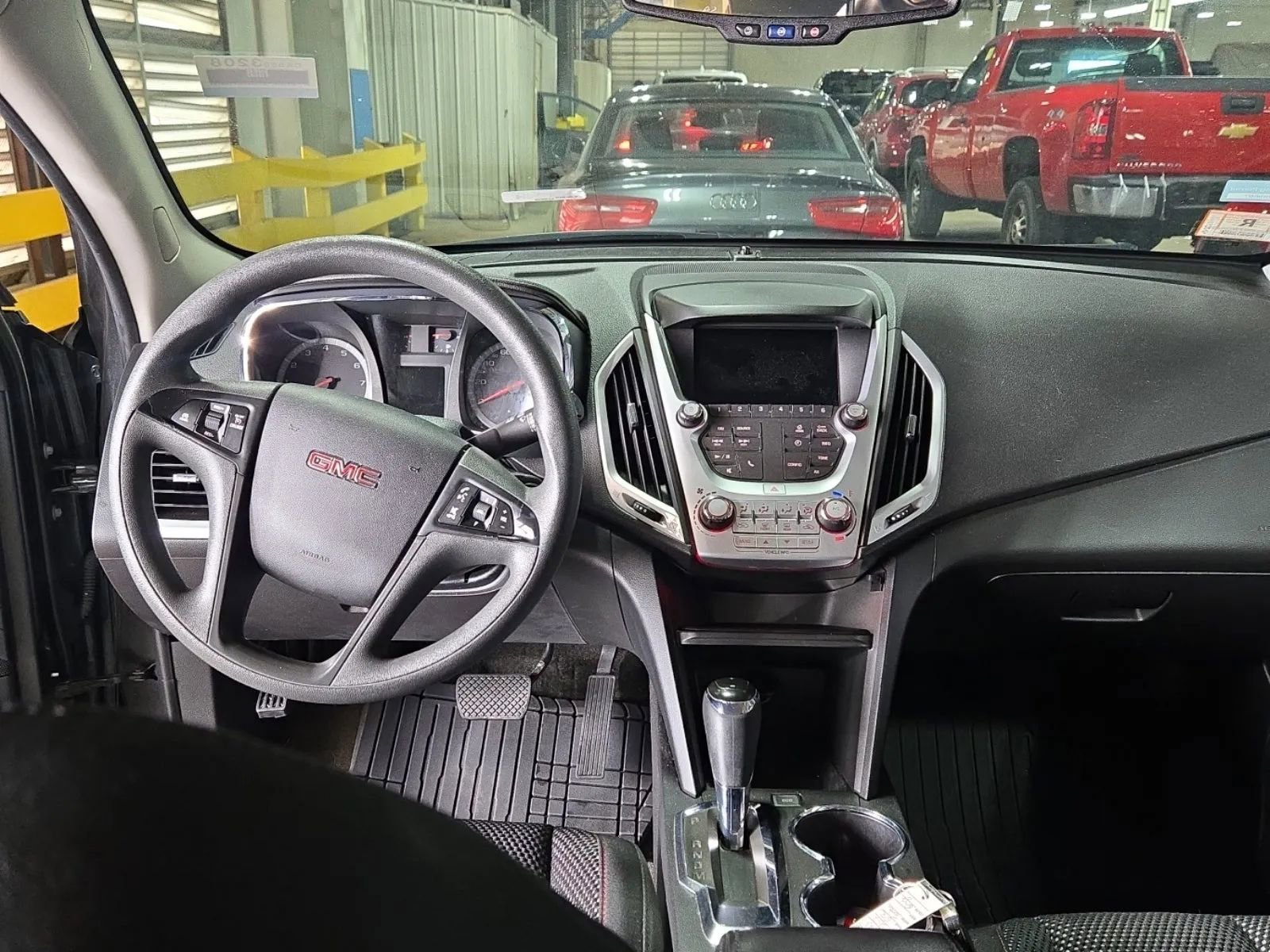 Used 2017 GMC Terrain SLE AWD/4WD image 2
