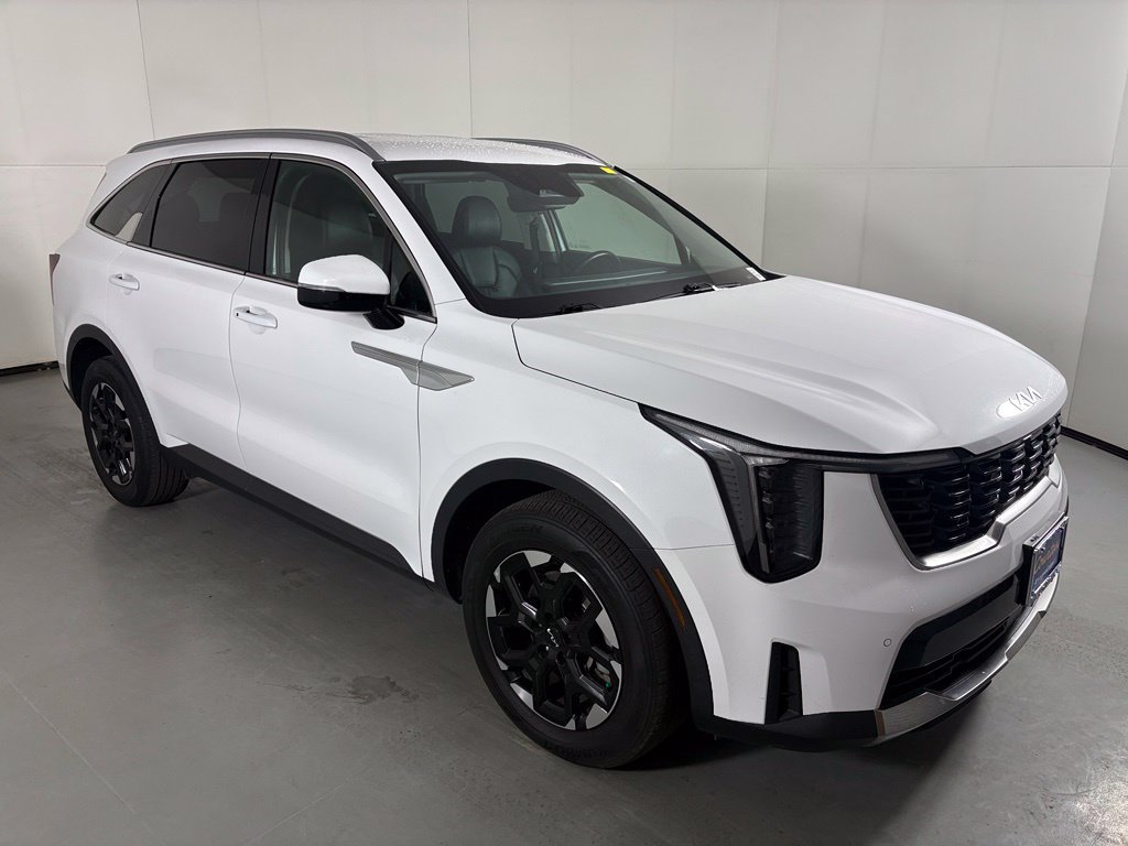 Used 2024 Kia Sorento S FWD image 2