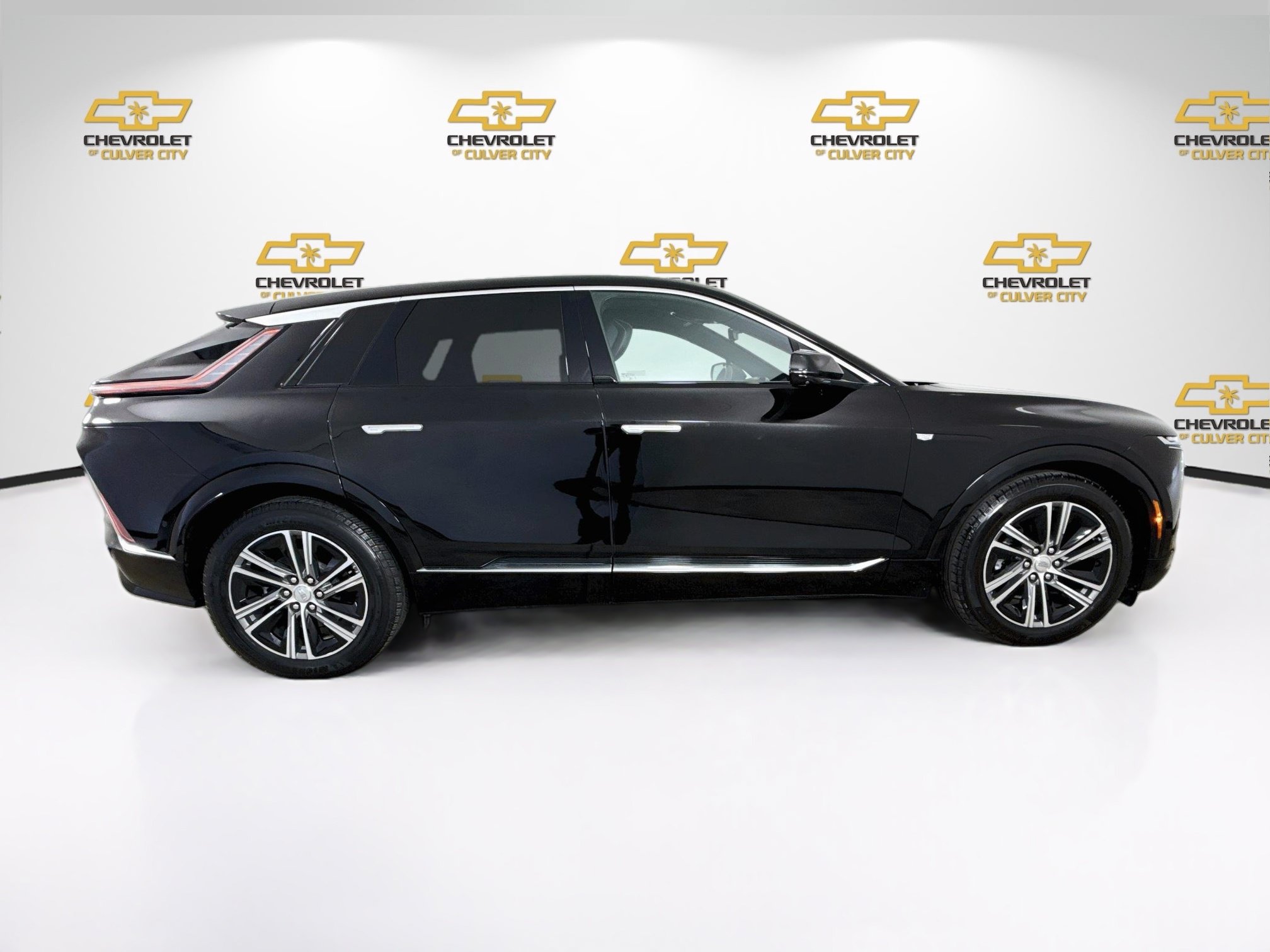Used 2023 Cadillac Lyriq 2WD image 9