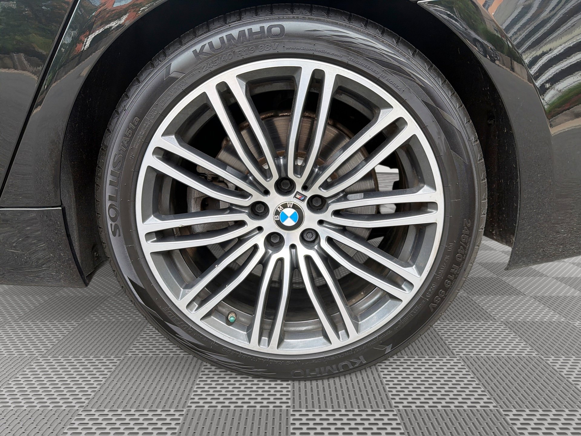 Used 2019 BMW 540i xDrive w/ M Sport Package AWD/4WD image 29