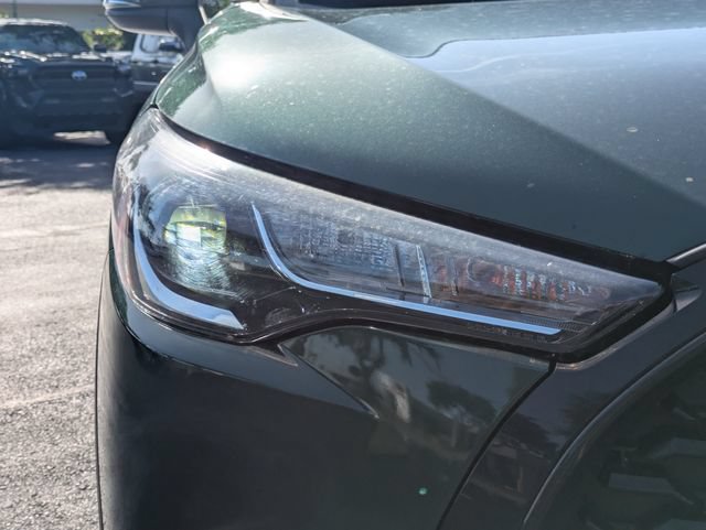 Used 2023 Toyota Corolla Cross LE w/ Moonroof Package FWD image 9