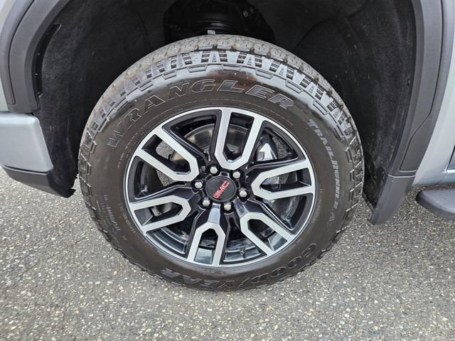 Used 2025 GMC Sierra 1500 AT4 w/ AT4 Premium Package AWD/4WD image 10