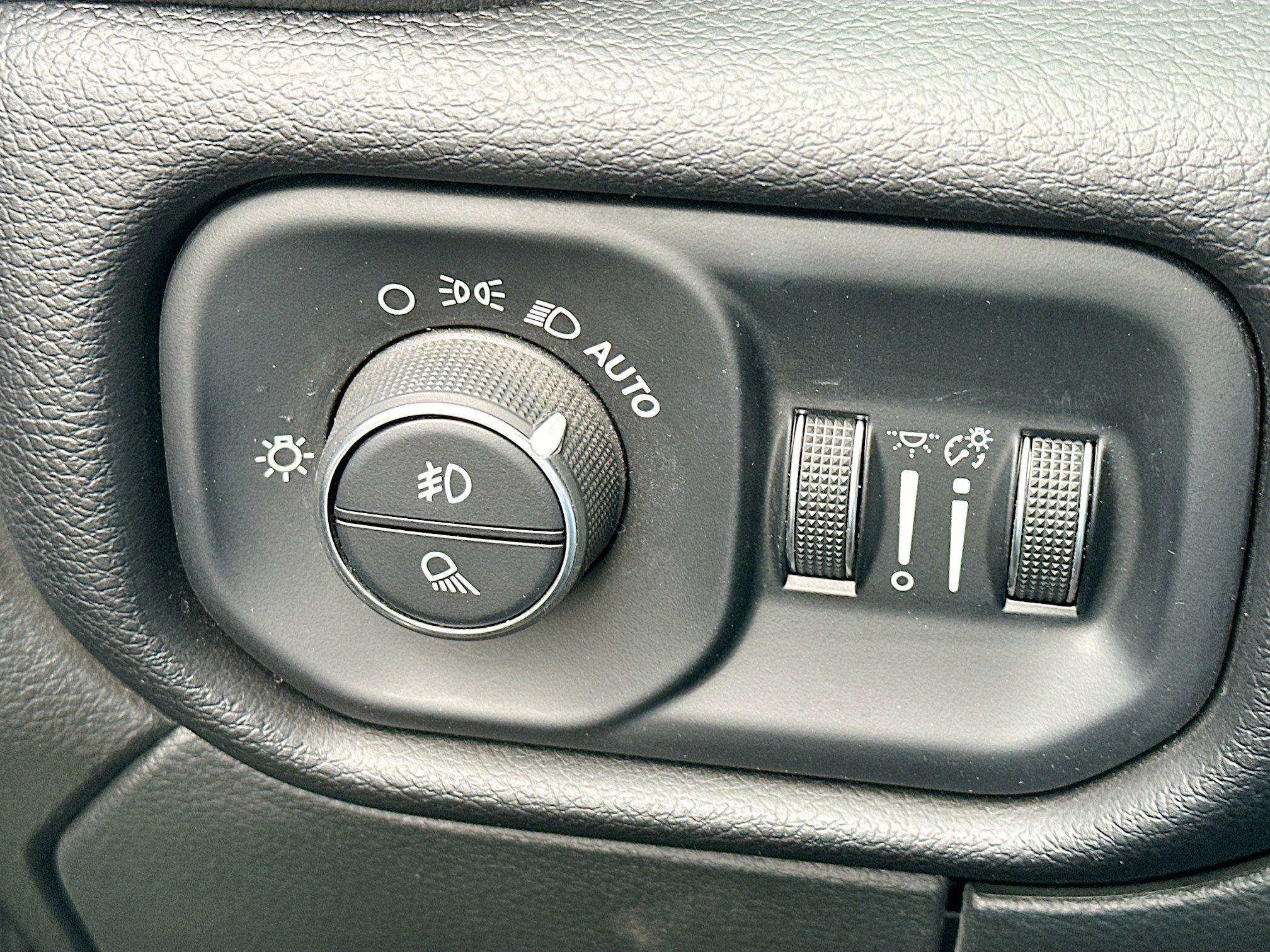 Used 2024 RAM 2500 Laramie image 17