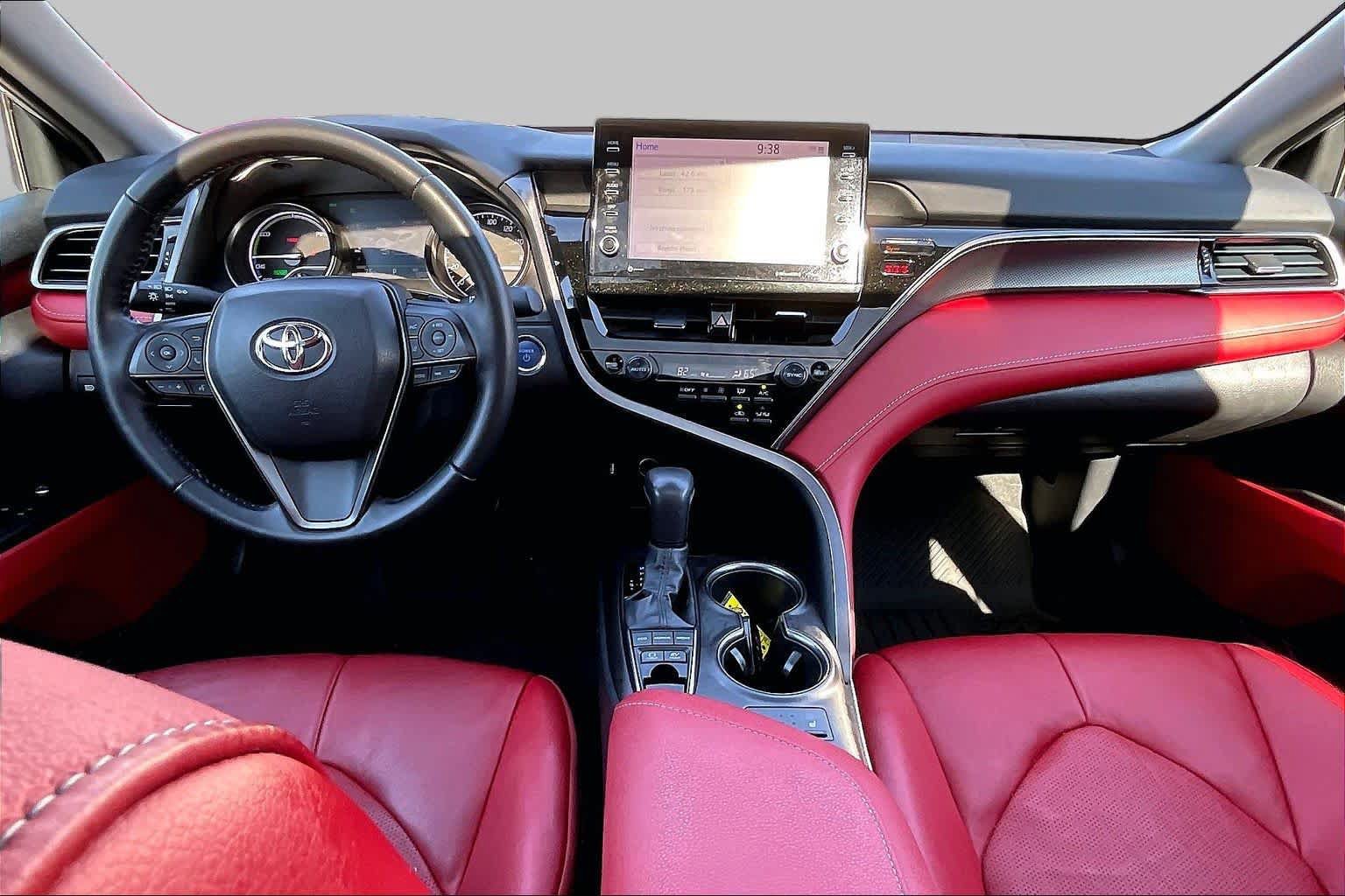 Used 2021 Toyota Camry XSE w/ Cold Weather Package FWD image 15