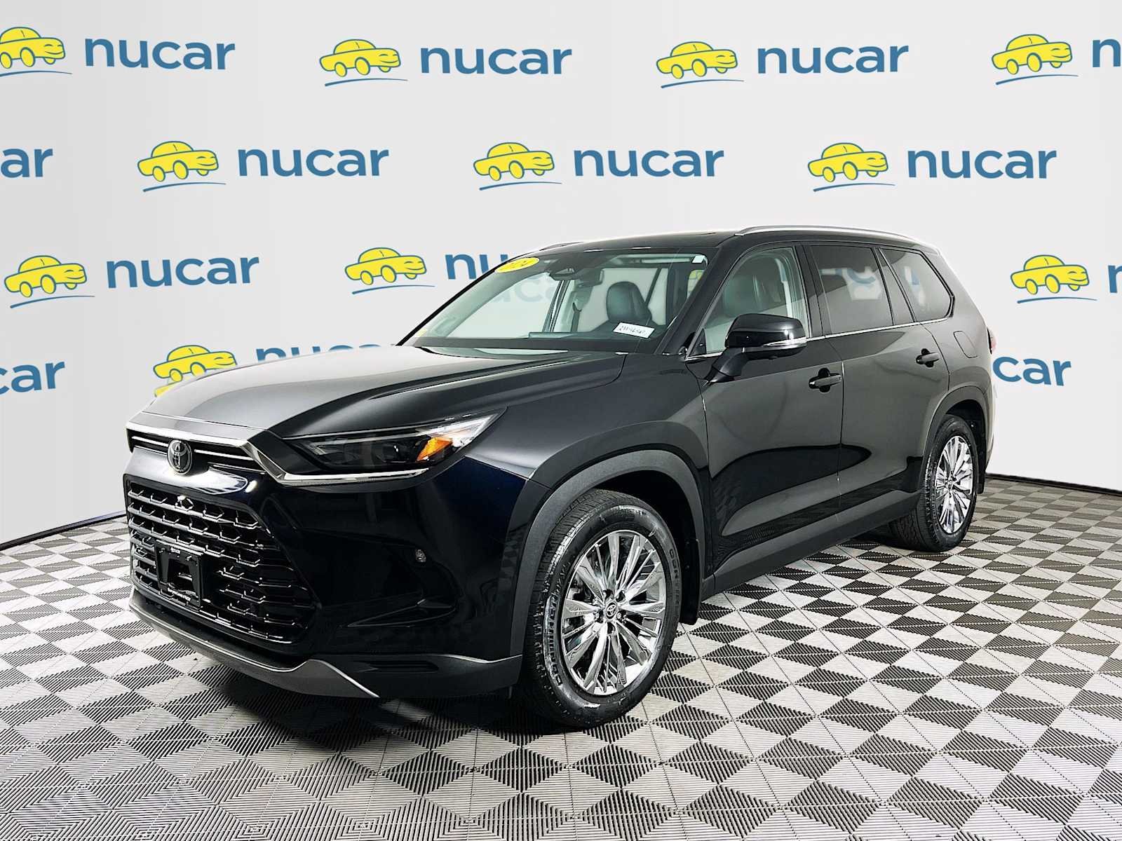 Used 2024 Toyota Grand Highlander AWD image 3