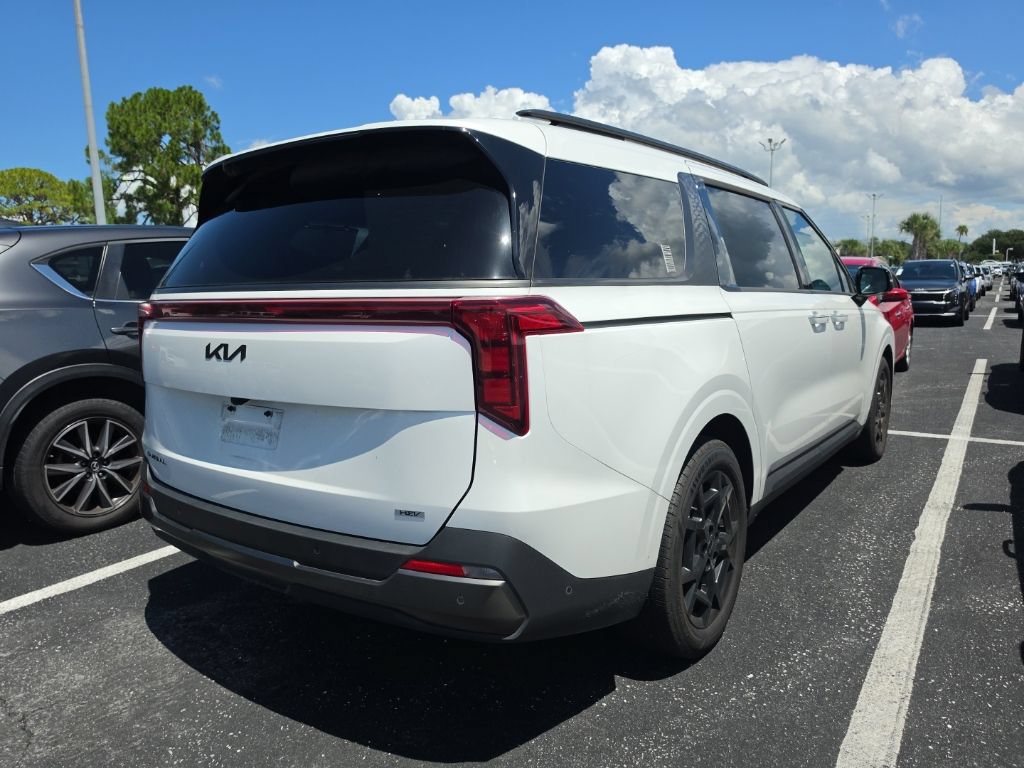 Certified 2025 Kia Carnival SX FWD image 14