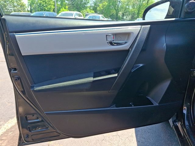Used 2016 Toyota Corolla LE FWD image 13