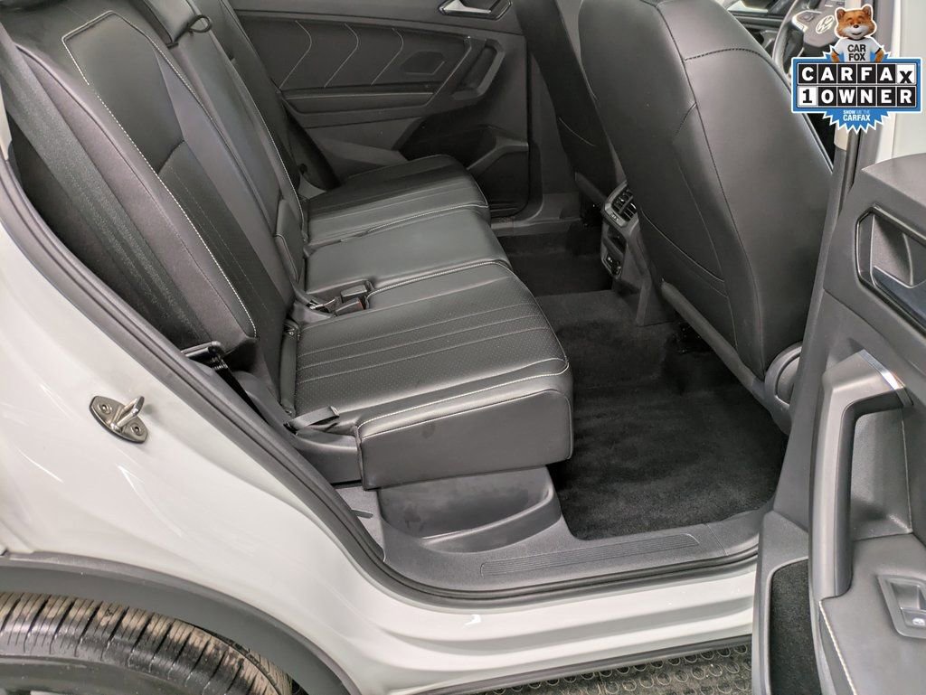 Used 2022 Volkswagen Tiguan SE w/ Panoramic Sunroof Package image 28