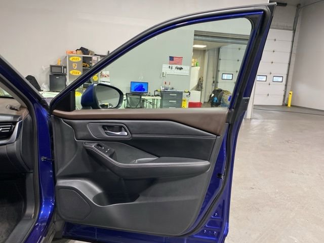 Certified 2023 Nissan Rogue SV w/ SV Premium Package image 28