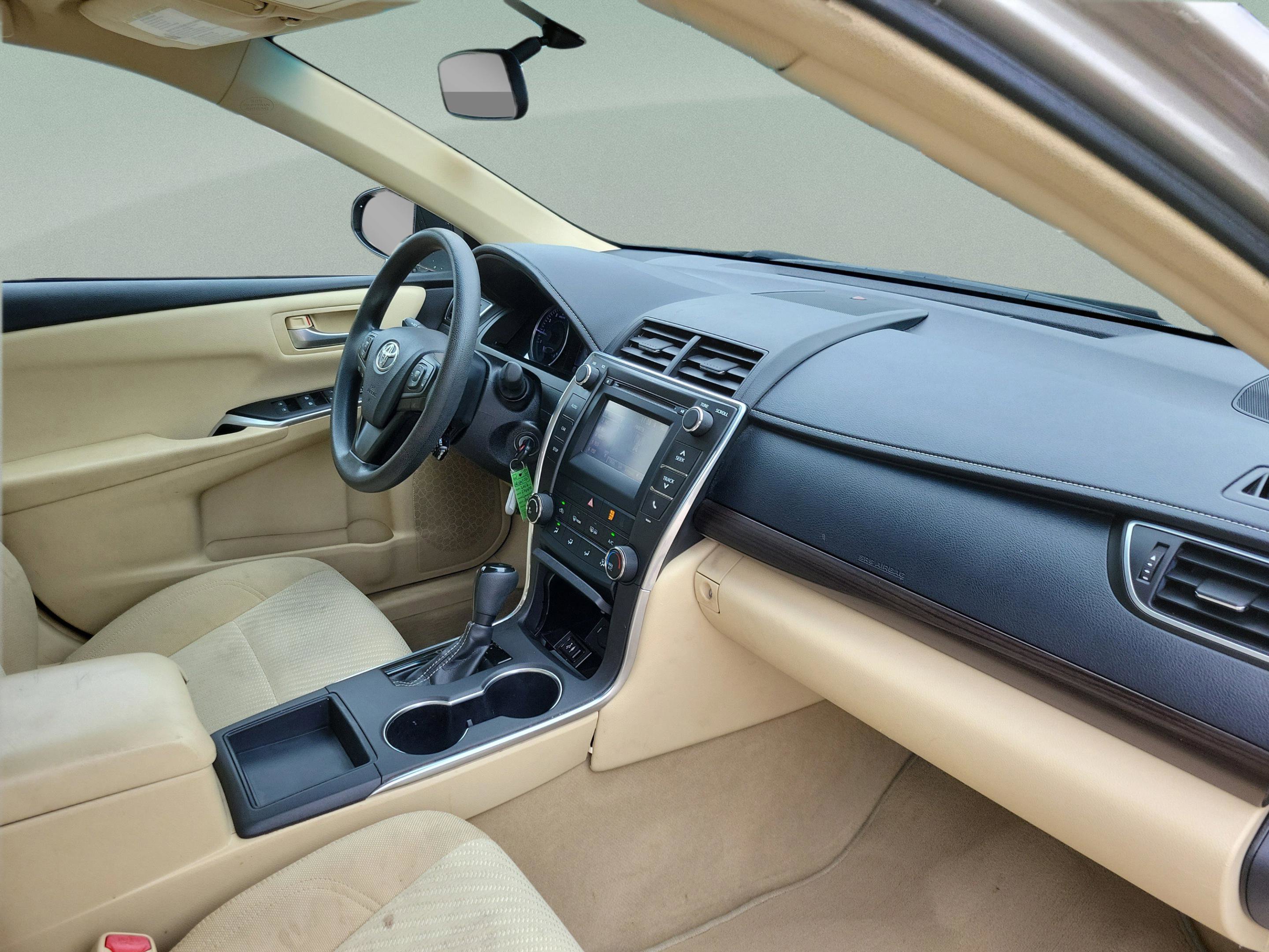 Used 2017 Toyota Camry LE FWD image 7