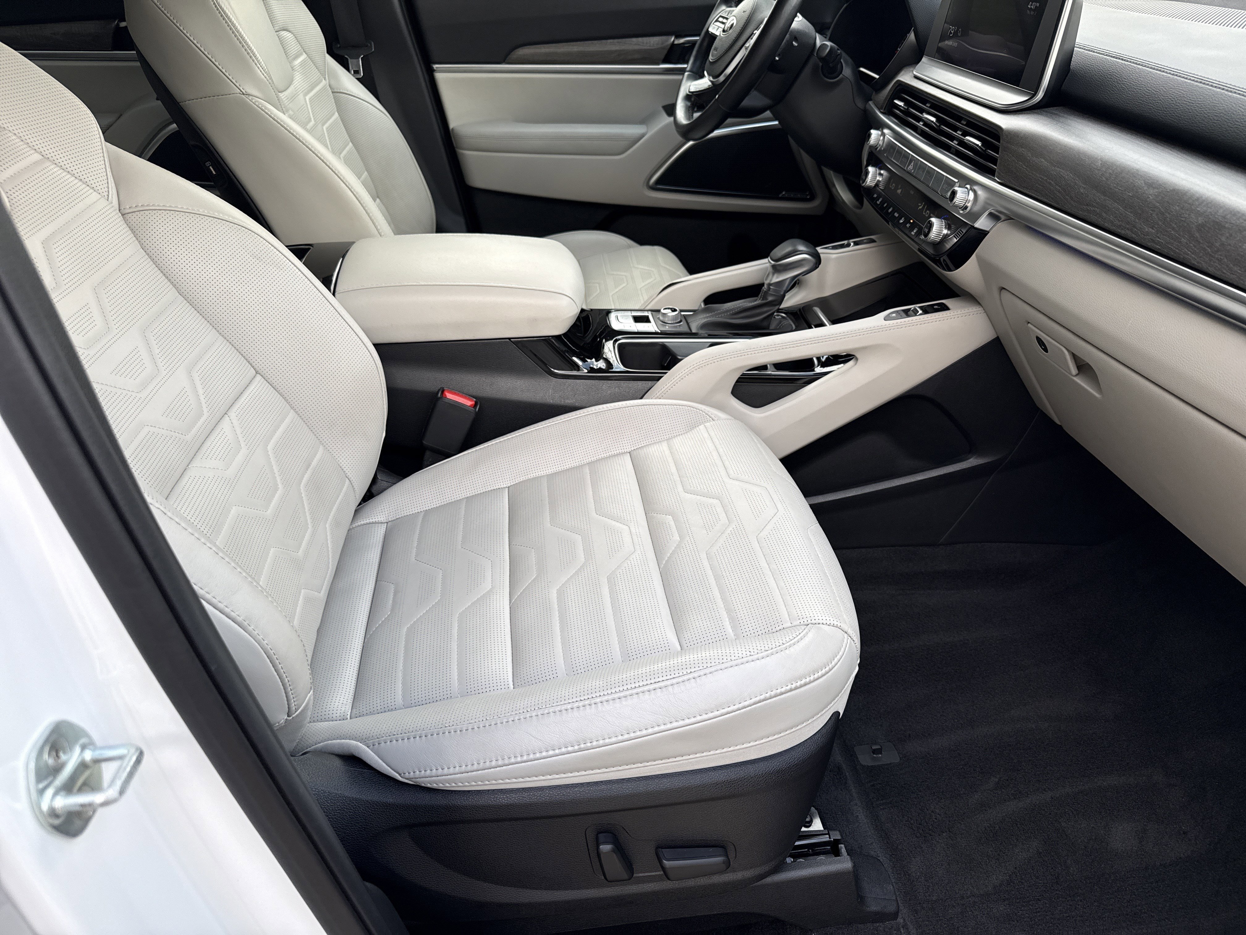 Used 2020 Kia Telluride SX w/ SX Prestige Package image 13