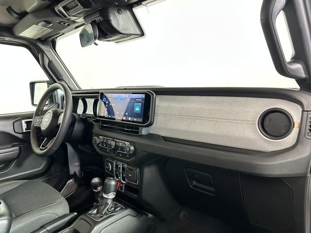 Used 2024 Jeep Wrangler Unlimited image 29
