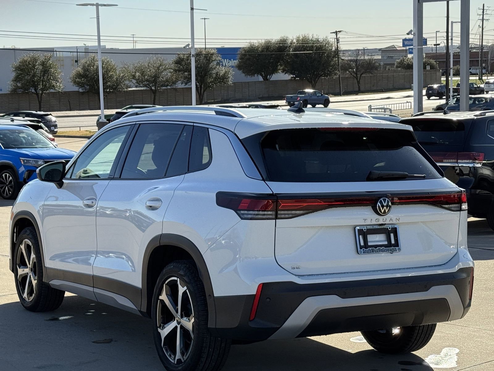 Used 2025 Volkswagen Tiguan SE image 6