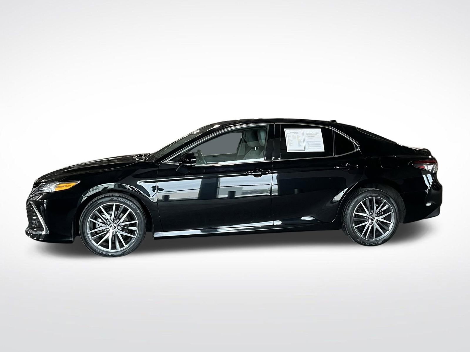 Used 2023 Toyota Camry XLE AWD/4WD image 7