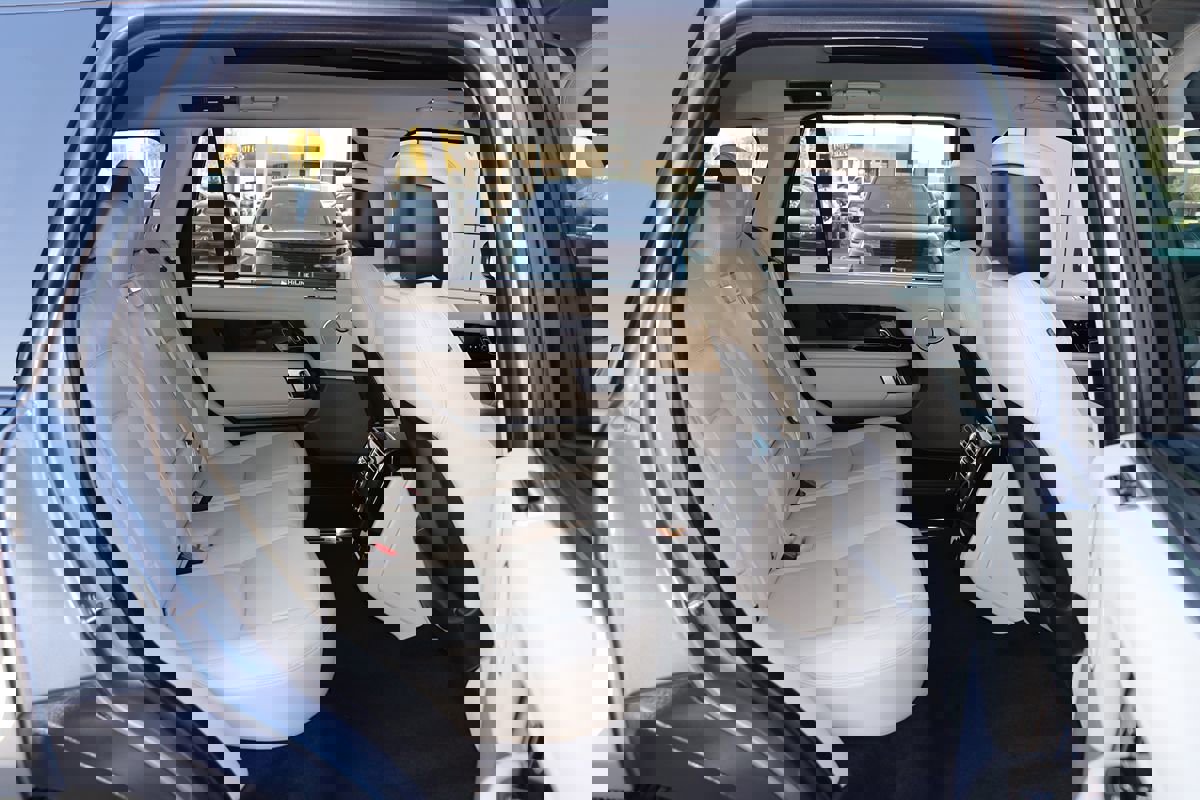 Used 2021 Land Rover Range Rover P525 Westminster Edition LWB image 43