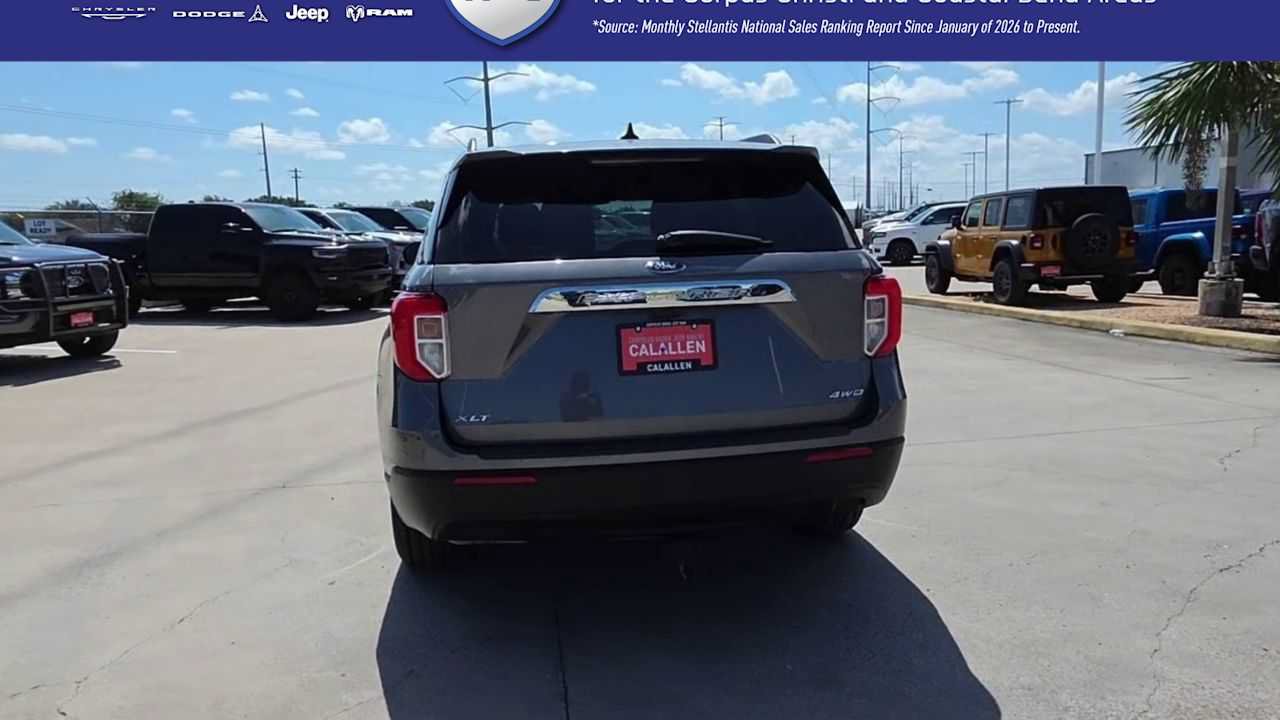 Used 2022 Ford Explorer XLT AWD/4WD image 7