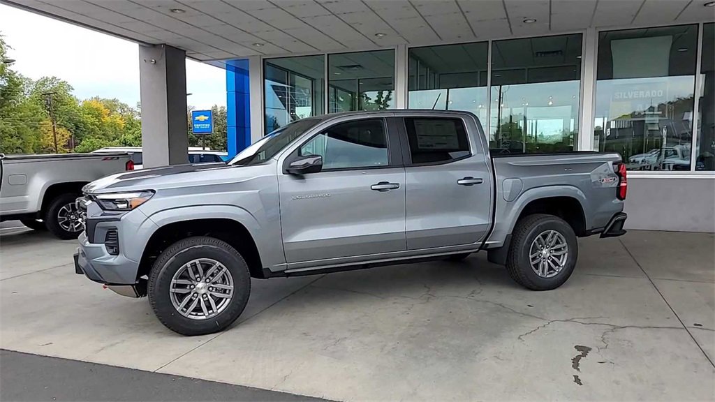New 2024 Chevrolet Colorado LT w/ LT Convenience Package III image 6