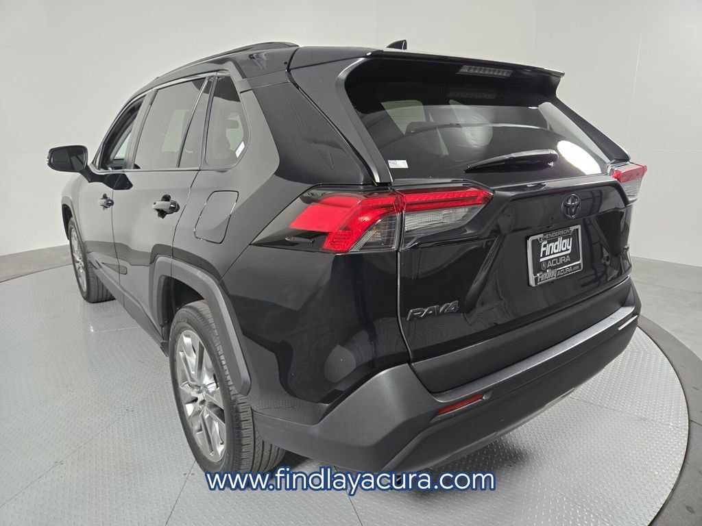 Used 2019 Toyota RAV4 XLE Premium w/ Carpet Mat Package image 4