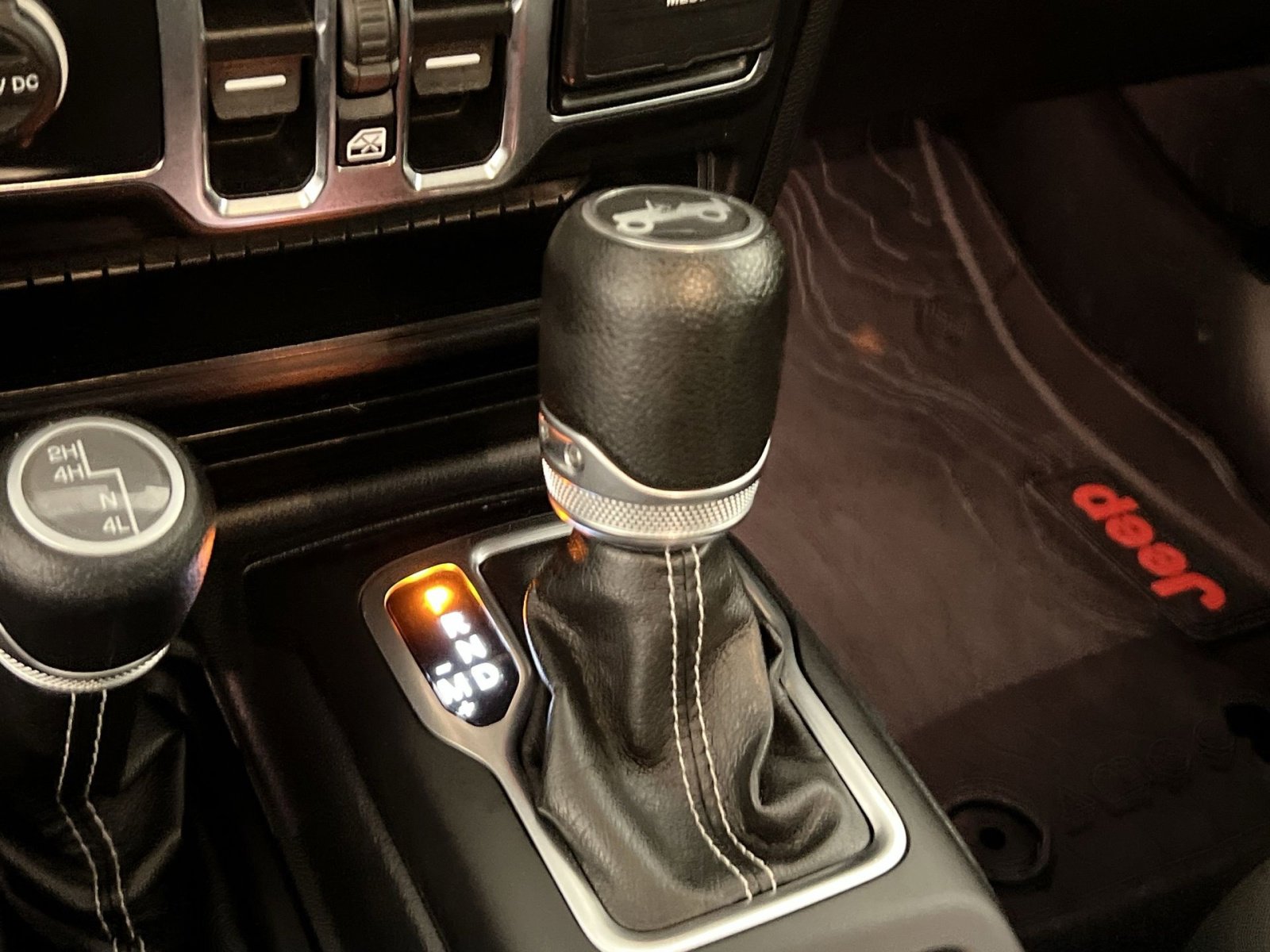 Used 2019 Jeep Wrangler Unlimited Sahara image 22