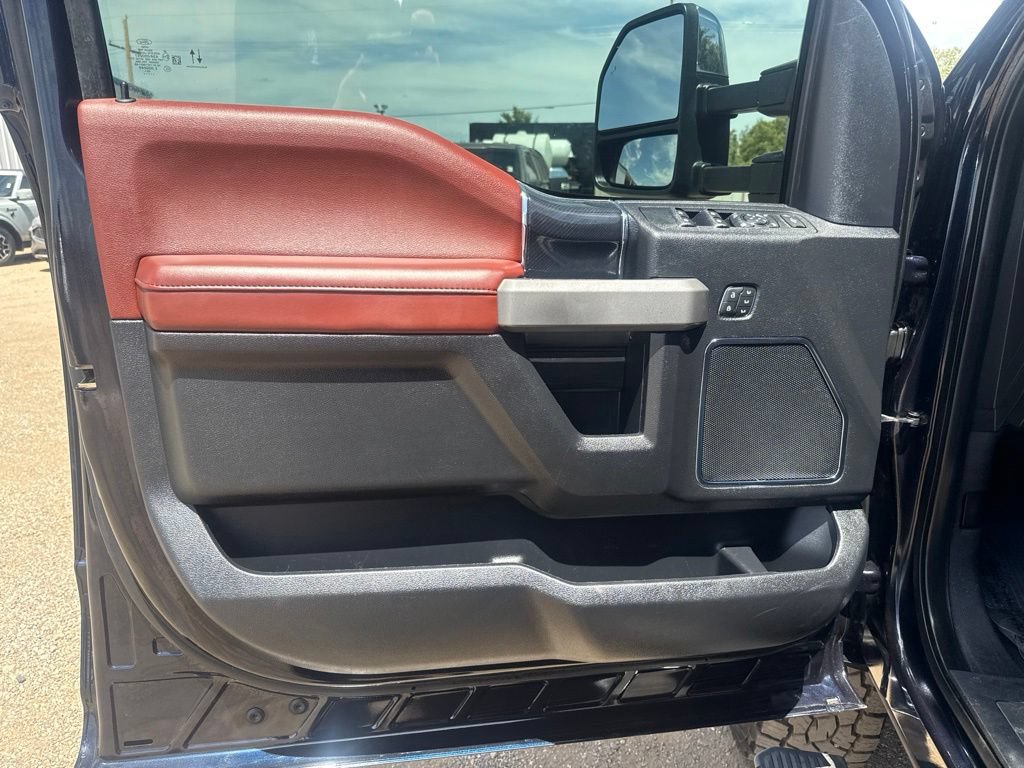 Used 2021 Ford F350 Platinum w/ Tremor Off-Road Package AWD/4WD image 12