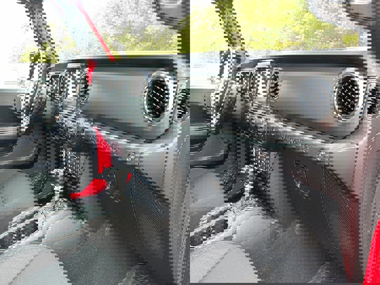 Used 2022 Jeep Wrangler Willys image 21