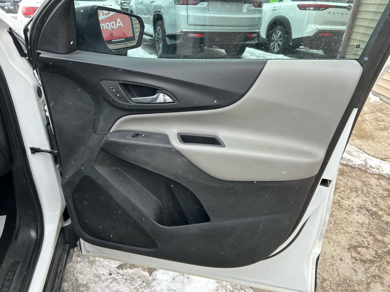 Used 2020 Chevrolet Equinox LS image 16