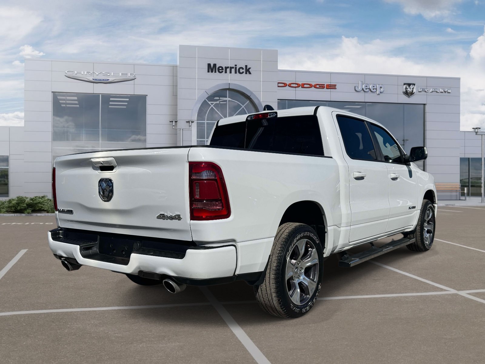 Used 2024 RAM 1500 Laramie AWD/4WD image 6