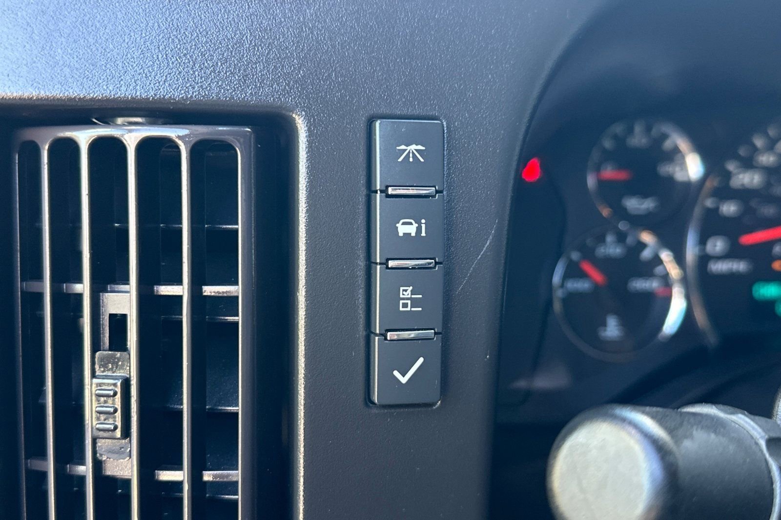 Used 2023 GMC Savana 2500 Extended w/ Driver Convenience Package image 52