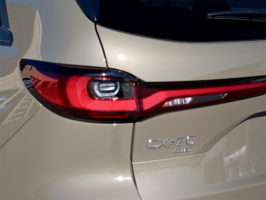 Used 2025 MAZDA CX-70 Plug-In Hybrid w/ Premium Pkg image 6