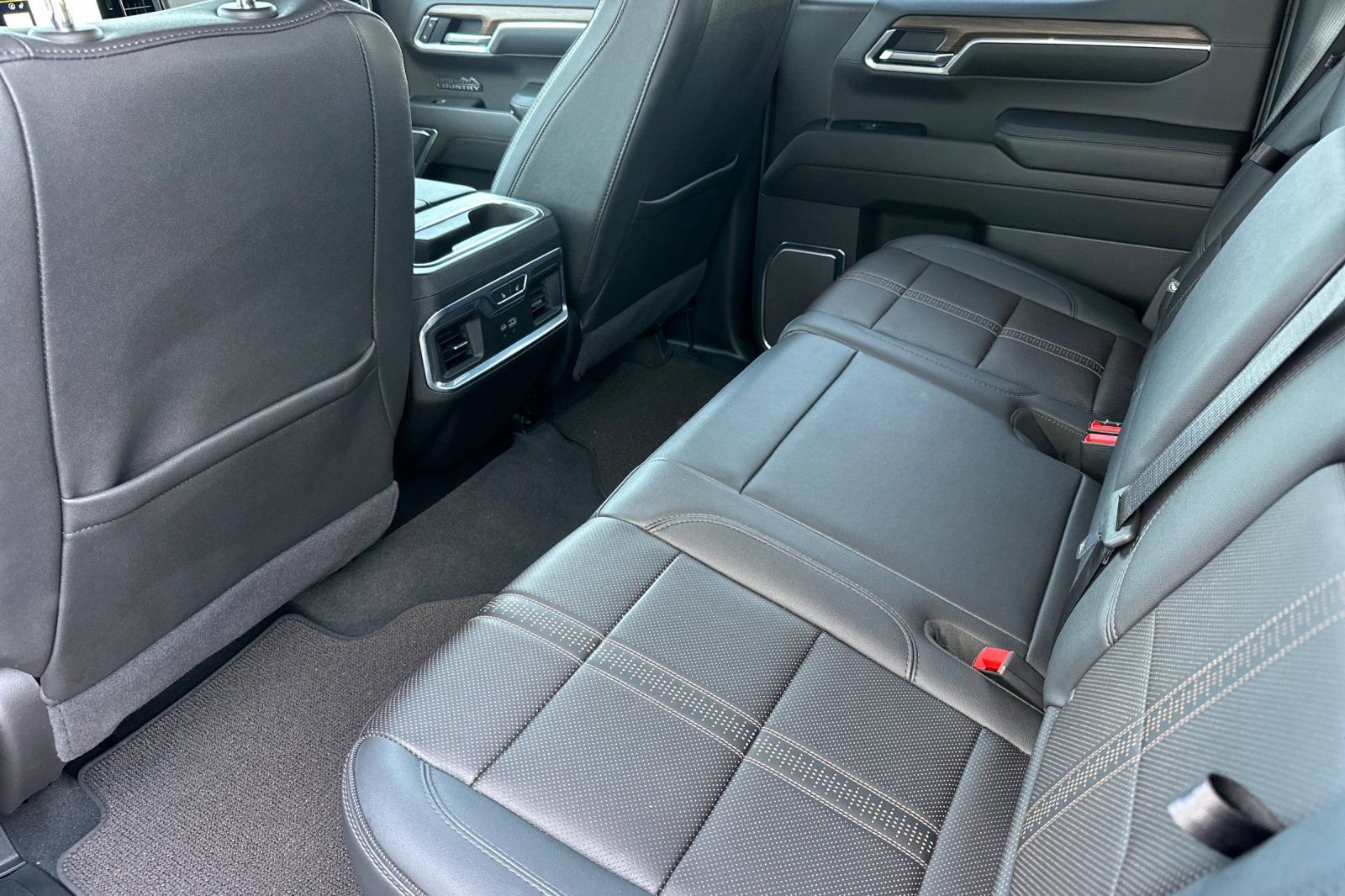 Certified 2025 Chevrolet Silverado 1500 High Country w/ Midnight Edition image 14