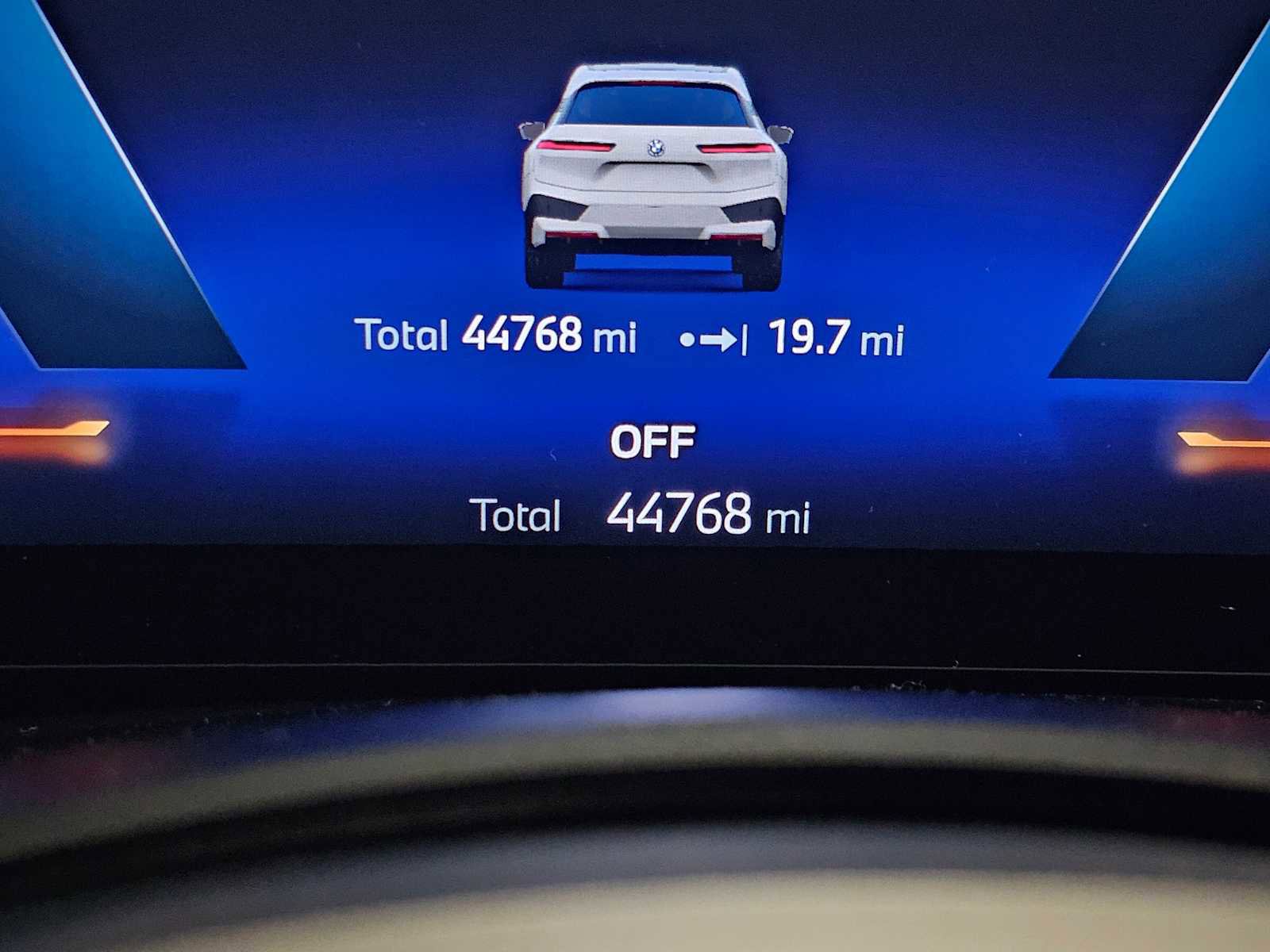 Used 2024 BMW iX xDrive50 w/ Premium Package image 12