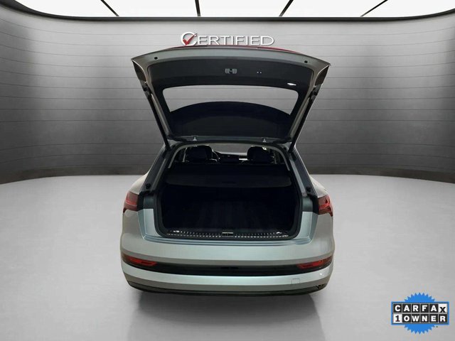 Used 2023 Audi e-tron Premium Plus image 7