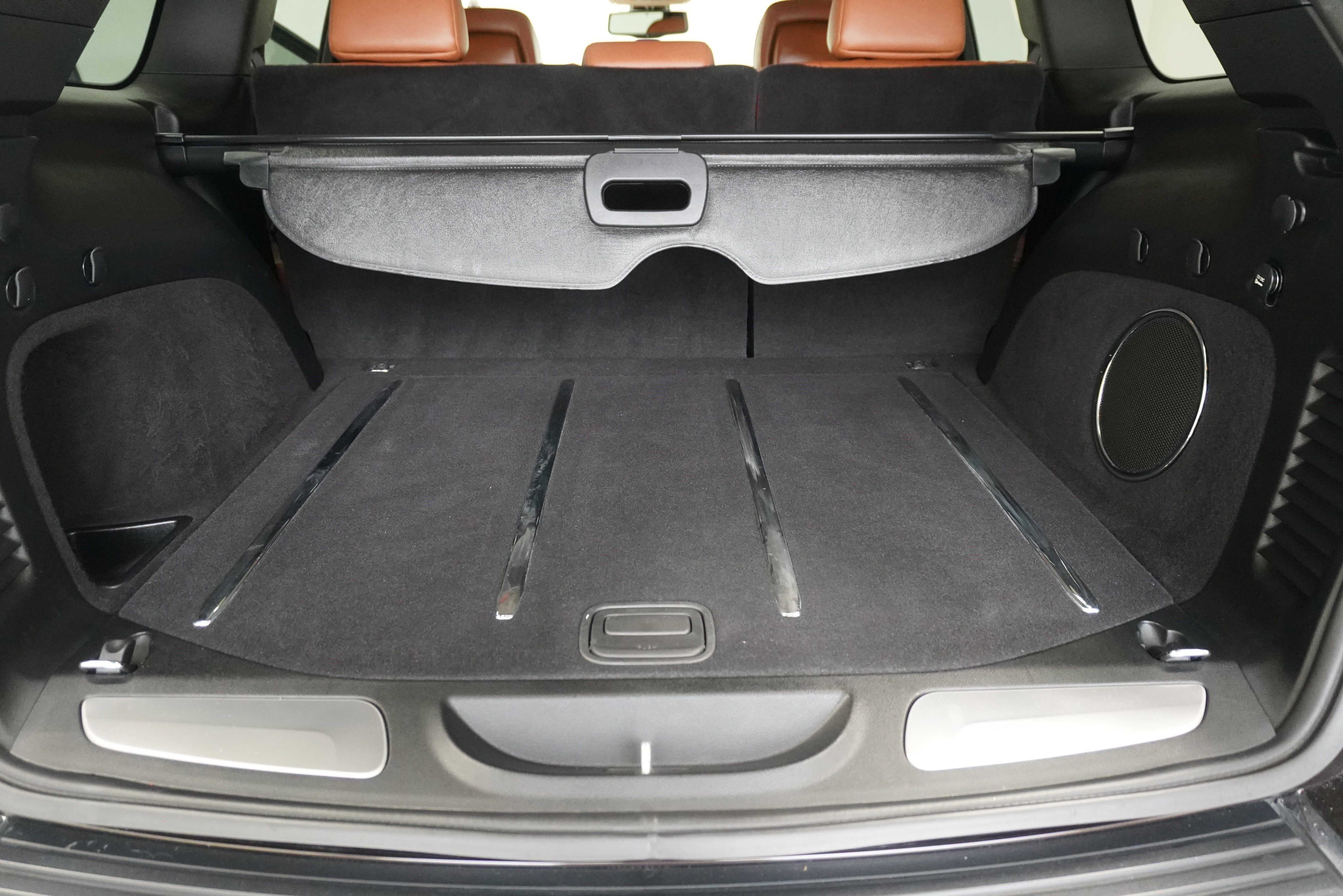 Used 2013 Jeep Grand Cherokee Overland Summit image 25