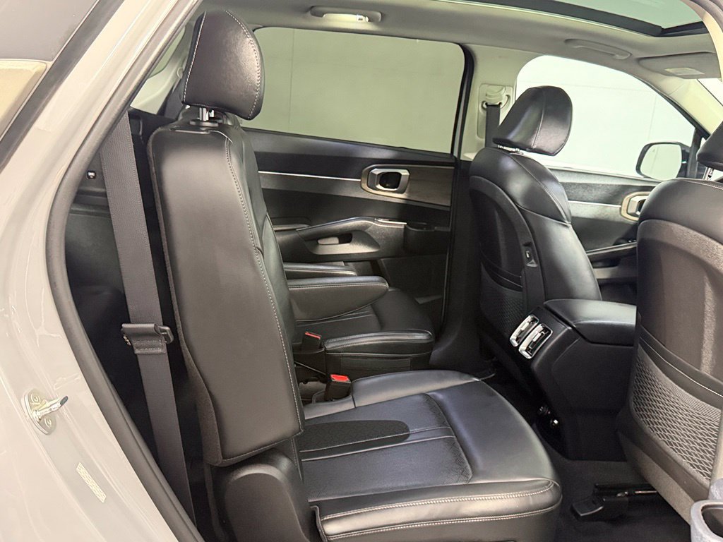 Used 2023 Kia Sorento EX w/ Panoramic Sunroof Package FWD image 21