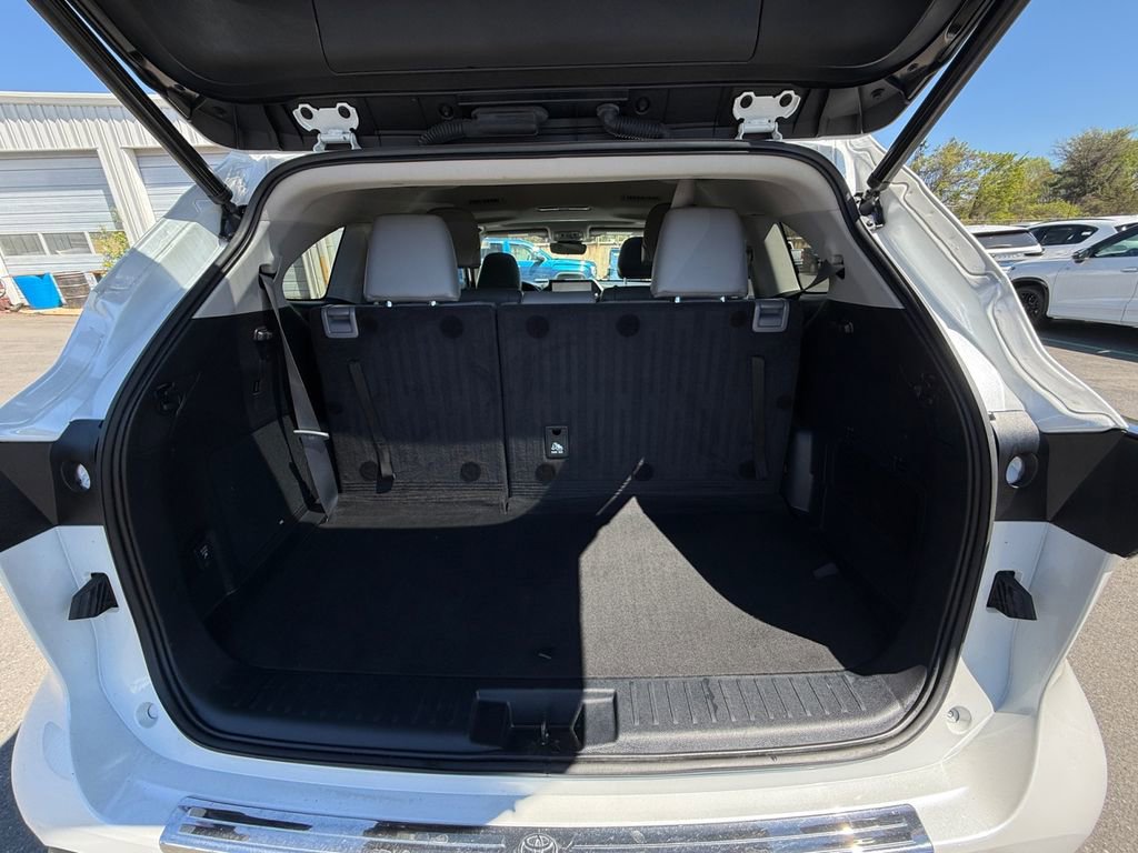Used 2023 Toyota Highlander Limited image 27
