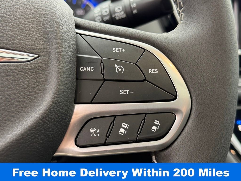 Used 2026 Chrysler Pacifica Select image 22