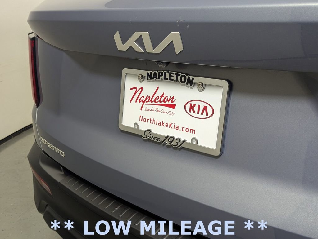 Used 2023 Kia Sorento LX FWD image 8