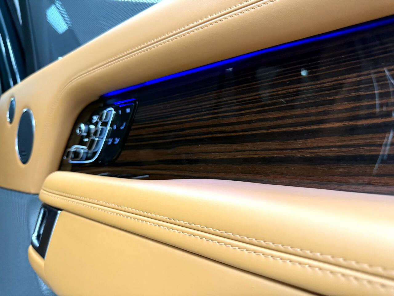 Used 2019 Land Rover Range Rover Long Wheelbase Autobiography image 33