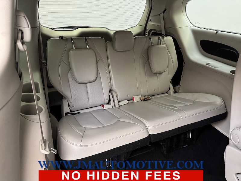 Used 2021 Chrysler Pacifica Touring-L image 19
